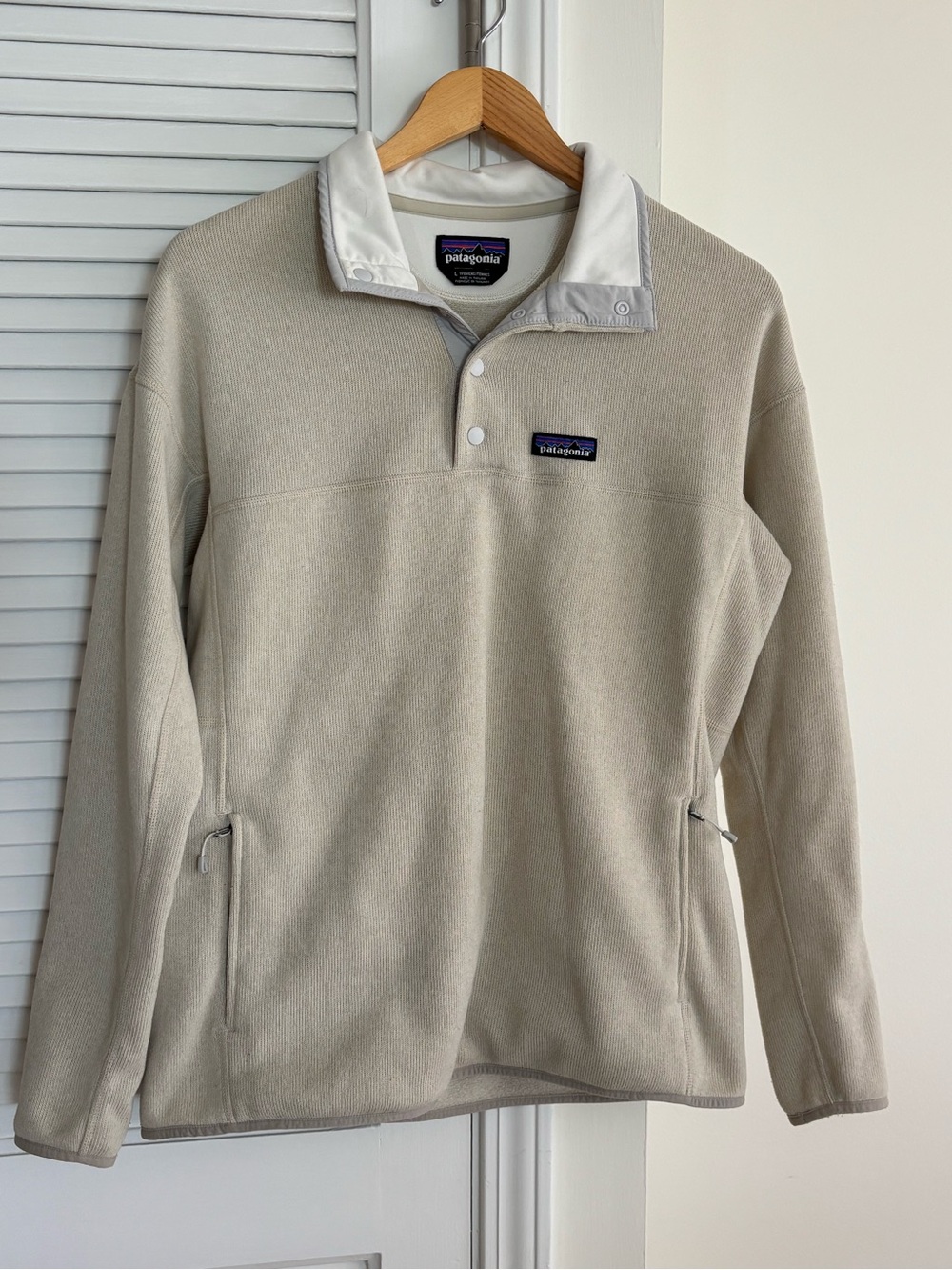 Patagonia Men’s Pullover Fleece in Light Beige with White Trim